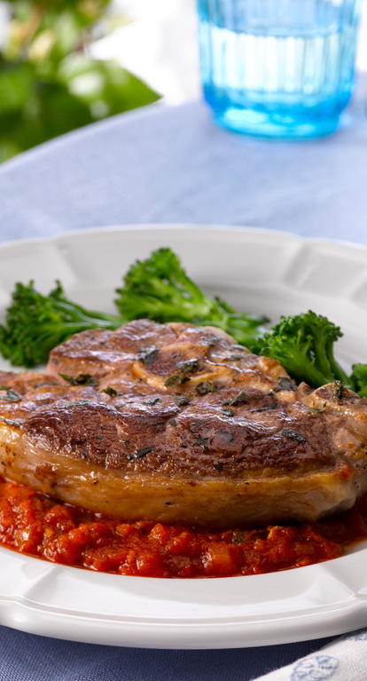 Lamb Chops with Tomato and Smoked Paprika Sauce